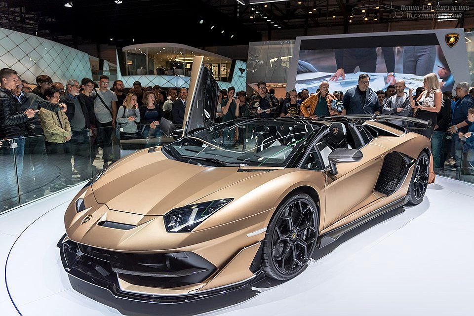 Supercars History Timeline from Lamborghini Miura to modern hypercars