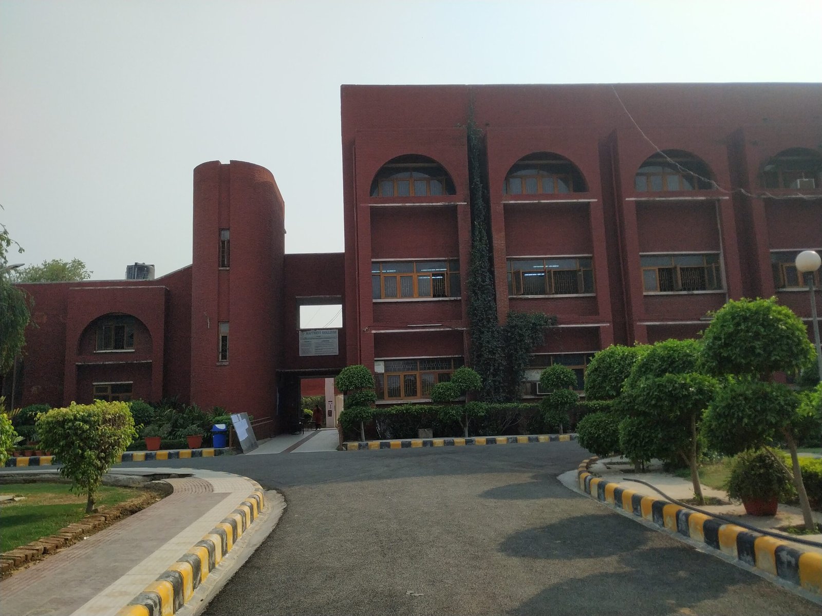 University of Delhi South Campus, home to several BA, B.Sc and B.Com colleges