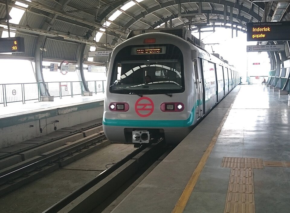 Delhi Metro train arriving at Inderlok interchange station