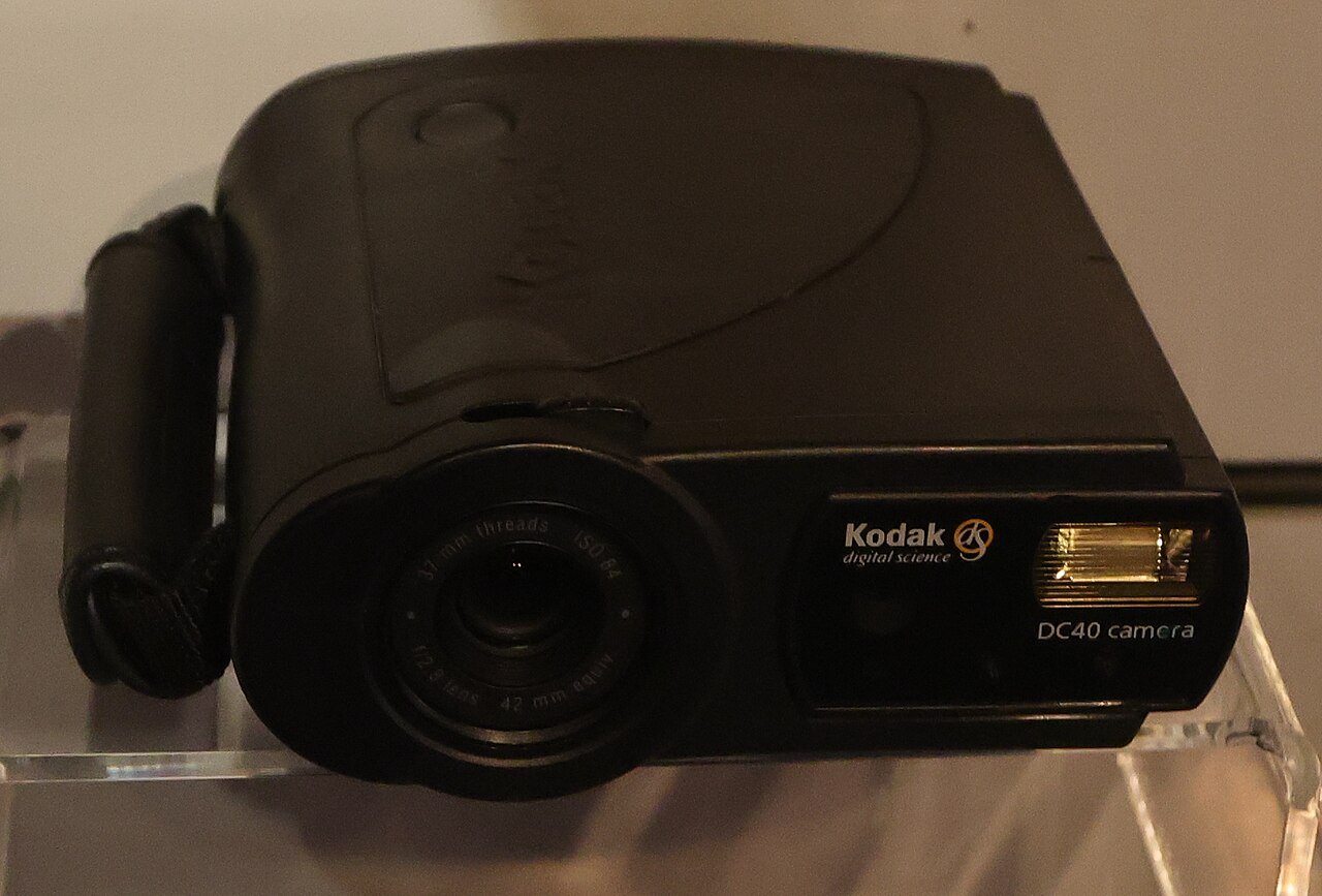 Kodak DC40 consumer digital camera from 1995