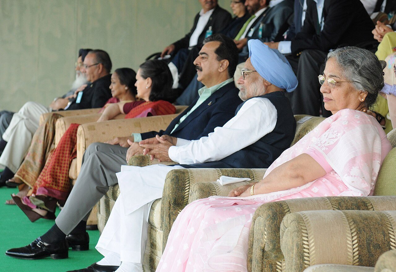 Prime Ministers Manmohan Singh and Yousuf Raza Gilani watching the India v Pakistan semi-final in Mohali, 30 March 2011