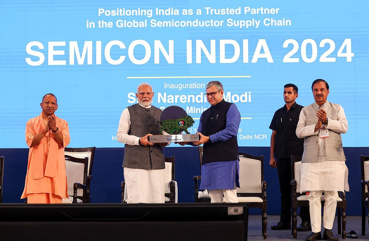 Prime Minister Narendra Modi and IT minister Ashwini Vaishnaw at the inauguration of SEMICON India 2024 in Greater Noida