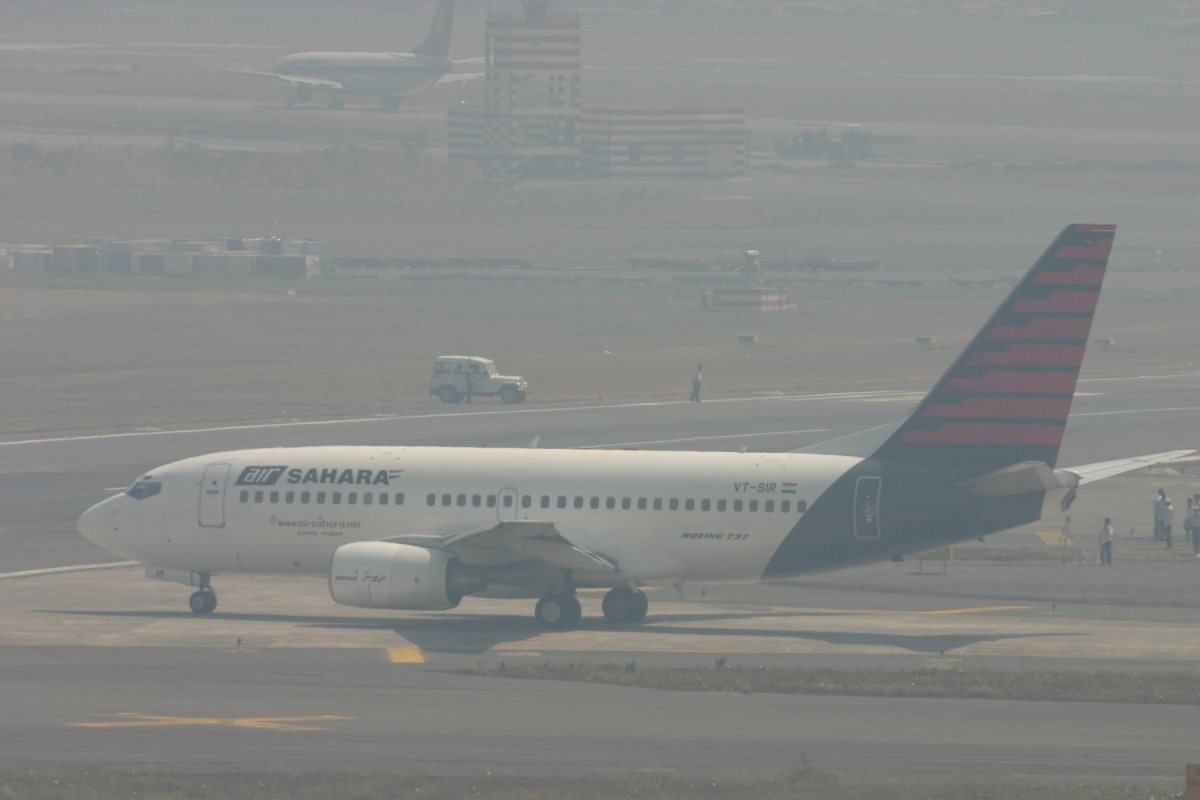 An Air Sahara Boeing 737 at Mumbai in 2005, a year before Jet’s first bid for the airline