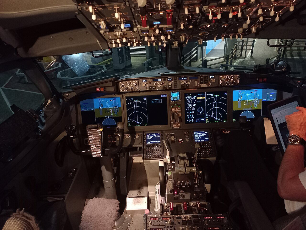 The flight deck of a Boeing 737 MAX