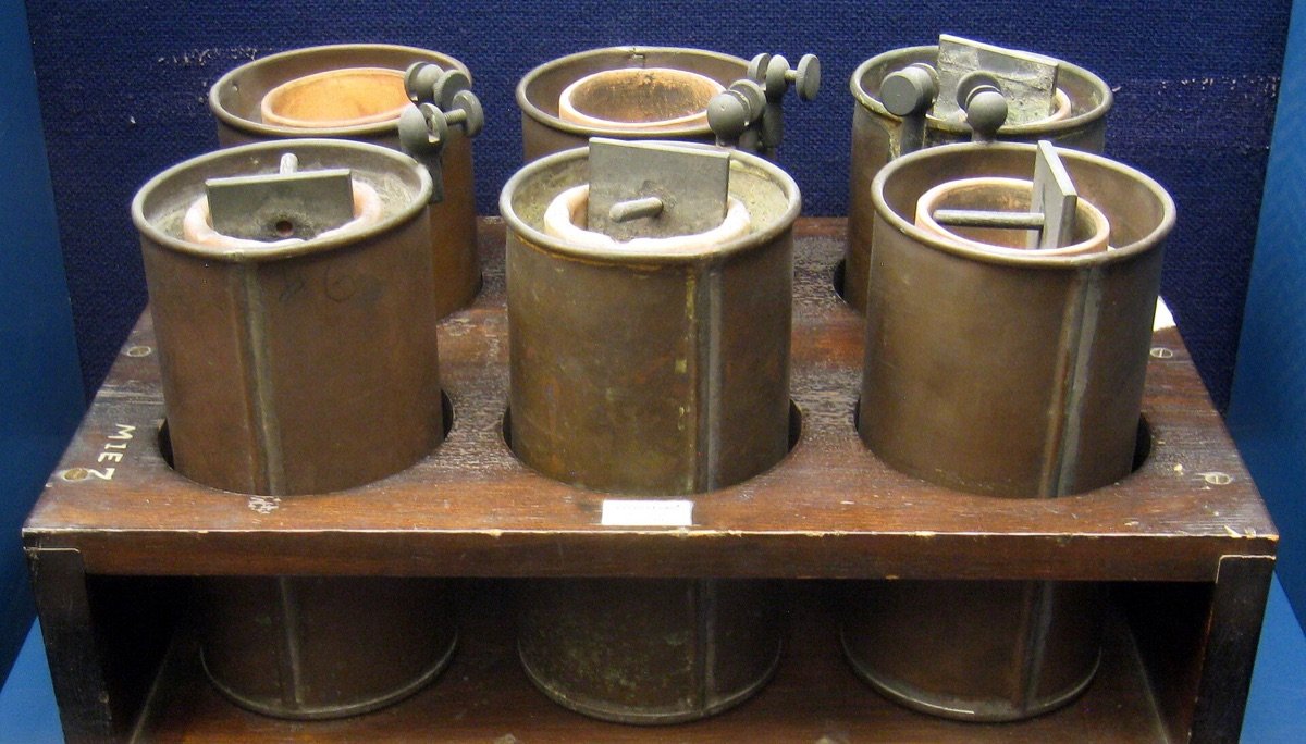 Daniell cell batteries of the 1836 design at the National Museum of American History, Washington