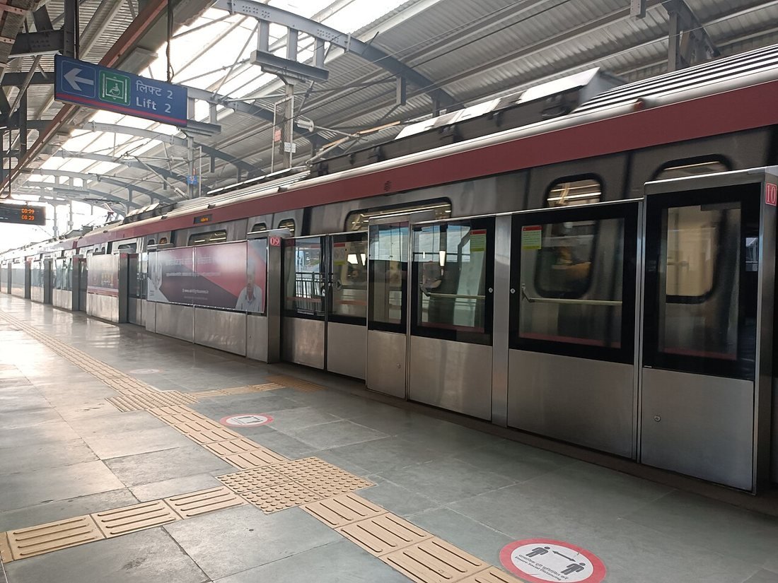 A Delhi Metro Pink Line train at Anand Vihar ISBT