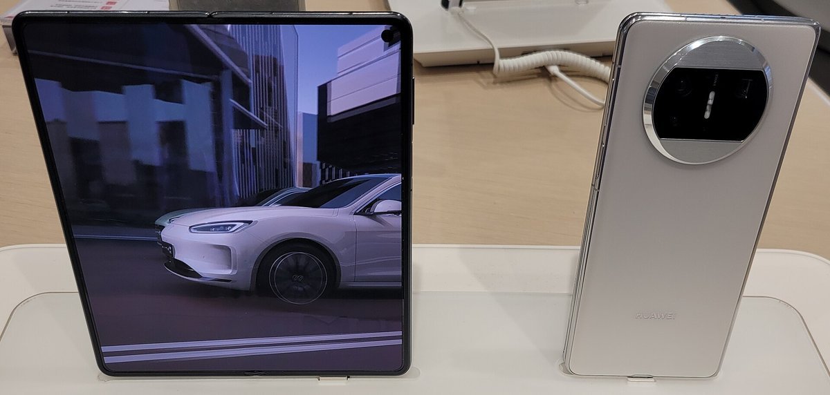 A Huawei Mate X3