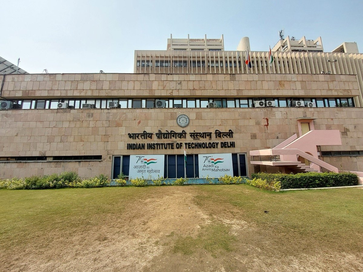 The main building of IIT Delhi