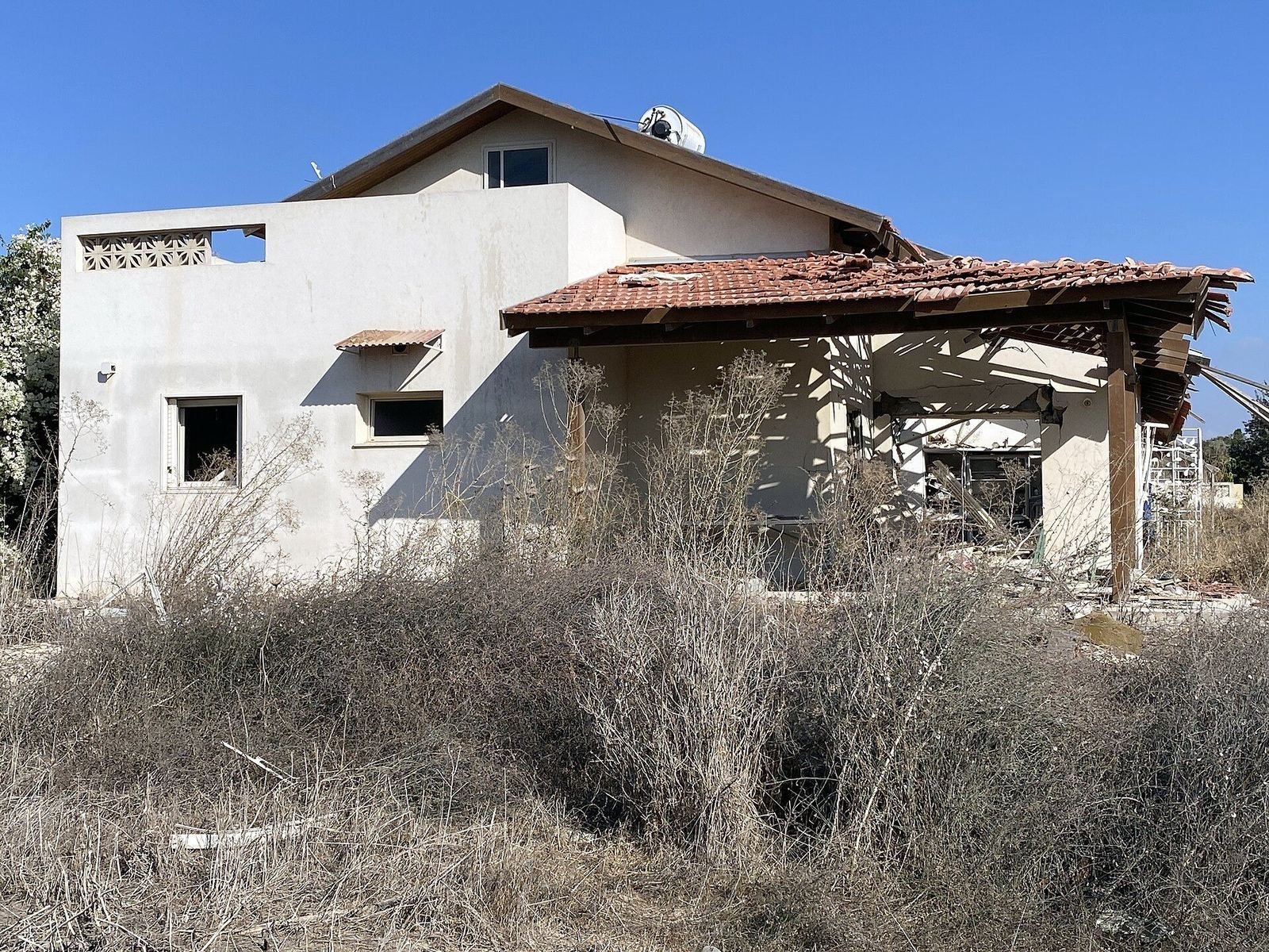 Destroyed houses at Kibbutz Be’eri