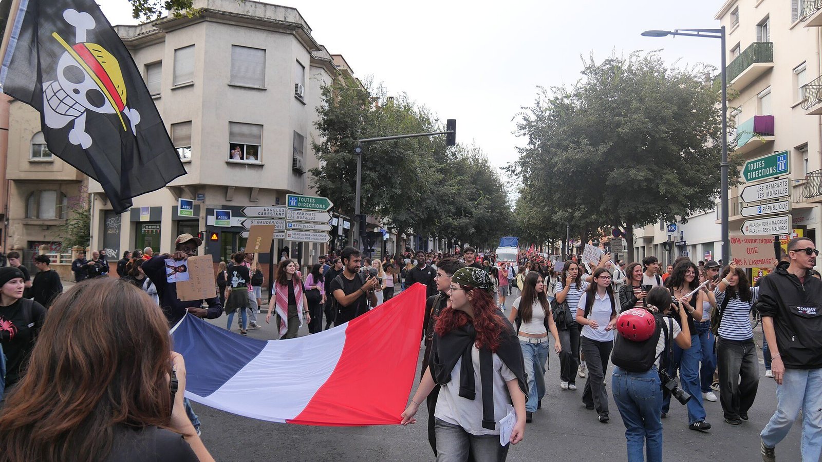 Lycée and university students march in Perpignan on 6 October 2026