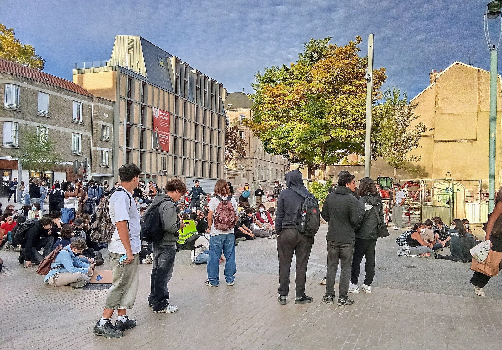 High-school students gather in Reims on the evening of 6 October 2026