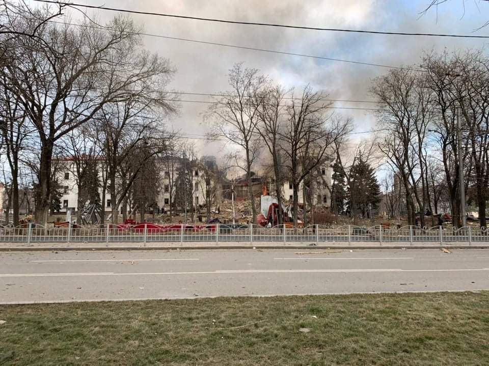 Smoke rises from the Mariupol Drama Theatre after the Russian airstrike of 16 March 2022