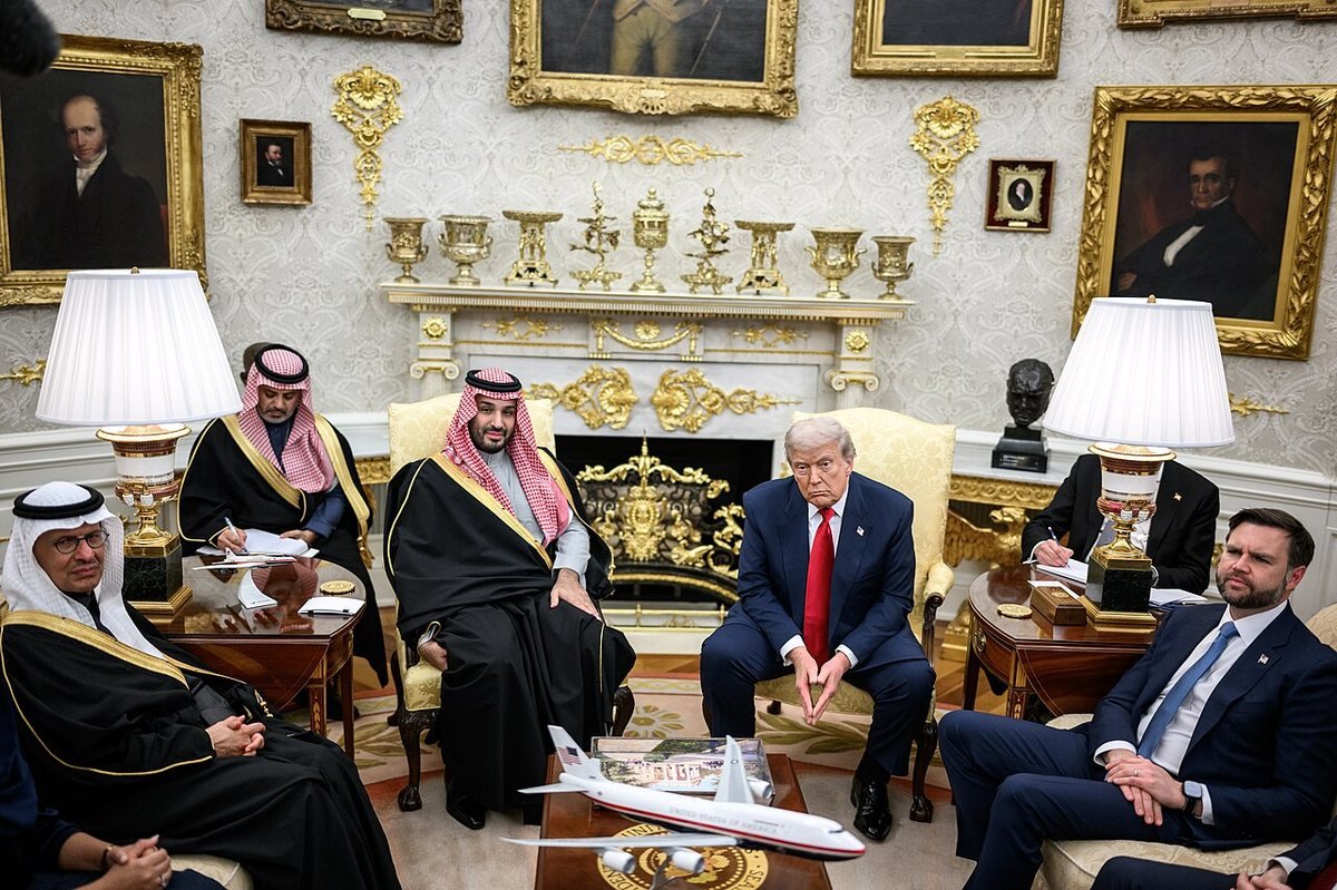 Crown Prince Mohammed bin Salman meets President Trump in the Oval Office on 18 November 2025