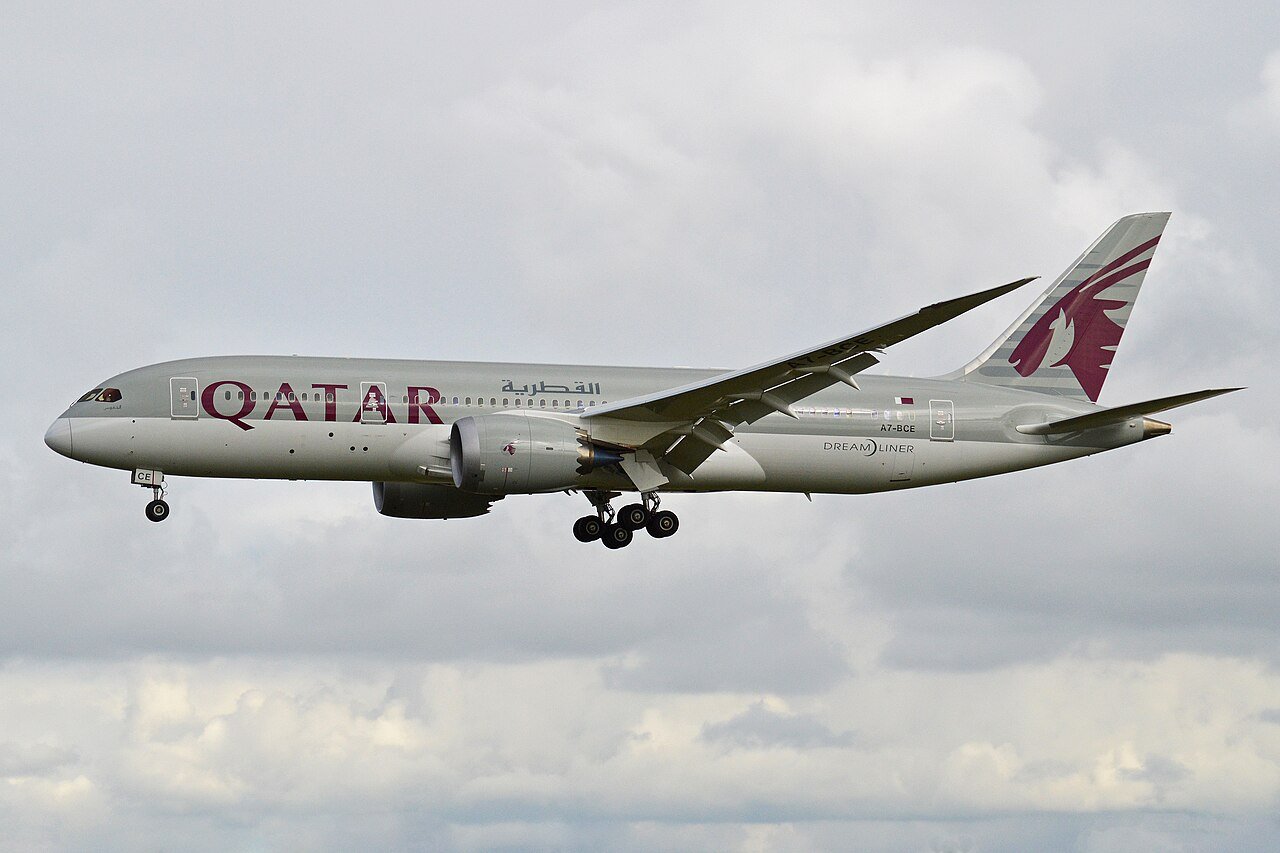 A Qatar Airways Boeing 787 arriving from Doha