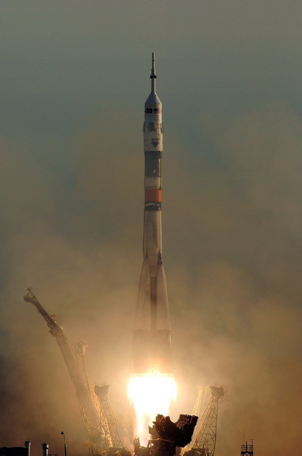 Soyuz TMA-8 launches from Baikonur on 30 March 2006 with Marcos Pontes, Brazil’s first astronaut, on board