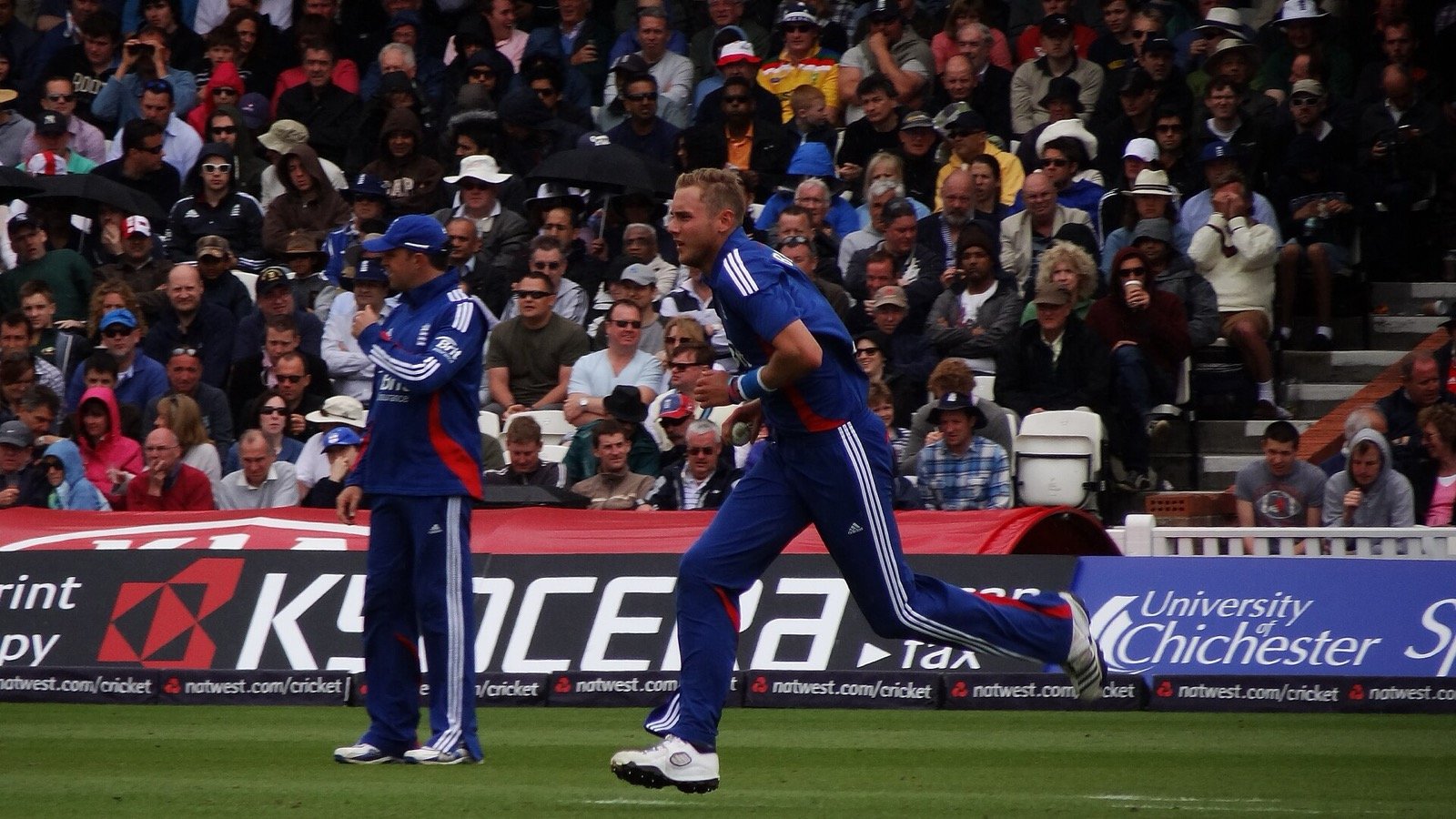 Stuart Broad running in to bowl at The Oval in 2012